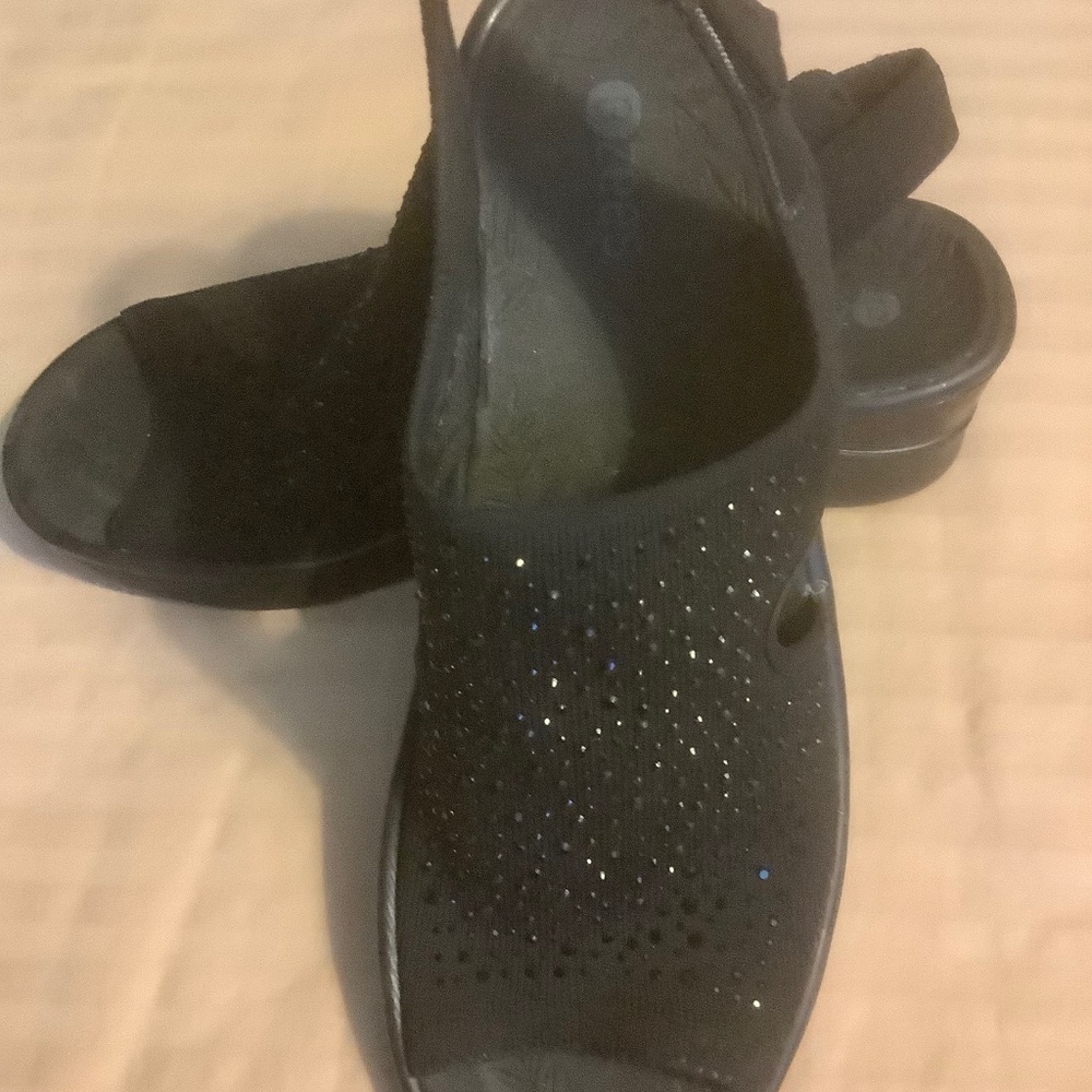 BeeZees Sandals